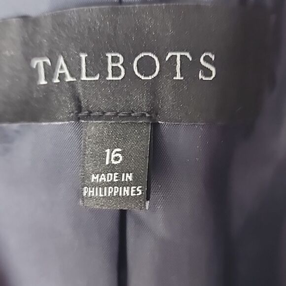 Classic Holiday Red Plaid Wool Blend Blazer Jacket With Lion Crest Buttons - Picture 4 of 11